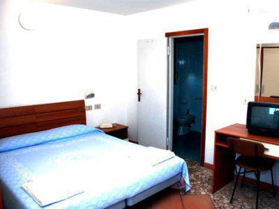 Blitz Hotel Rimini Buitenkant foto